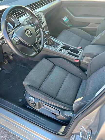 Volkswagen Passat 3 of 5