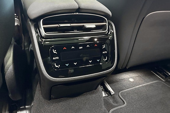 Mercedes-Benz EQS350 16 of 18