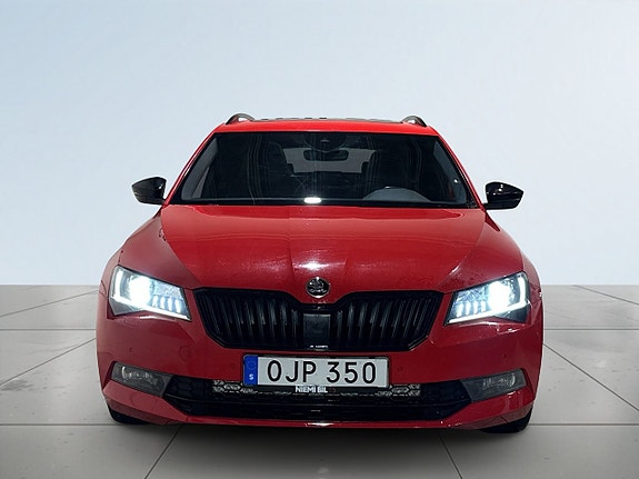 Skoda Superb 2 of 5