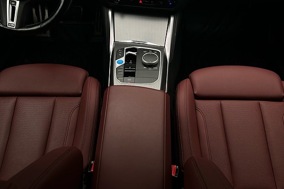 BMW i4 9 of 26