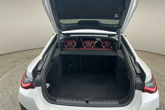 BMW i4 14 of 26