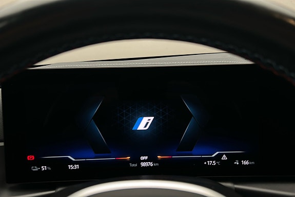 BMW i4 7 of 26
