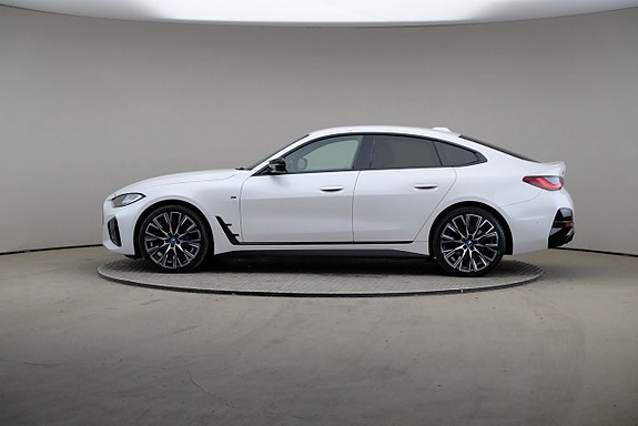 BMW i4 4 of 26