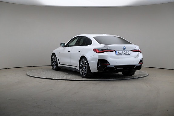 BMW i4 2 of 26