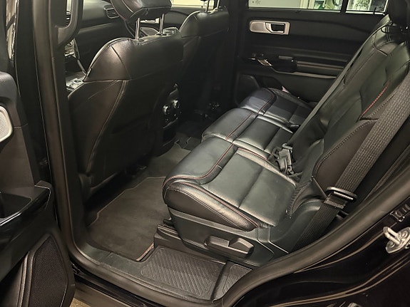 Ford Explorer 9 of 15