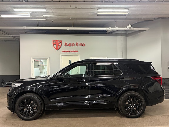 Ford Explorer 2 of 5