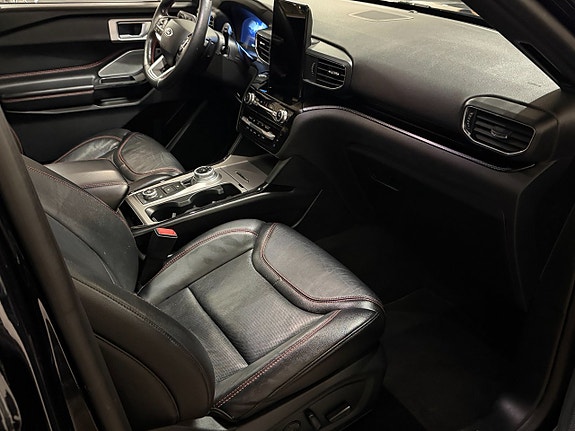 Ford Explorer 13 of 15