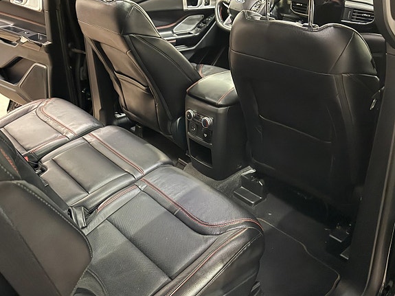 Ford Explorer 14 of 15