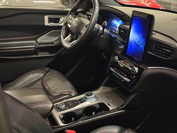 Ford Explorer 12 of 15