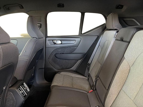 Volvo XC40 12 of 19