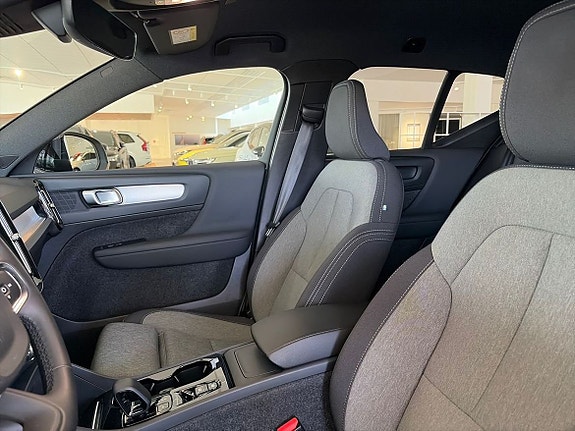 Volvo XC40 10 of 19