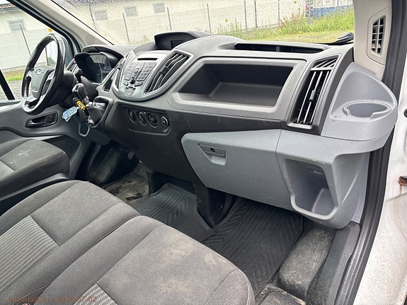 Ford Transit 24 of 26