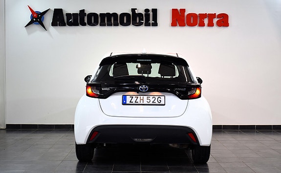Toyota Yaris 5 of 5