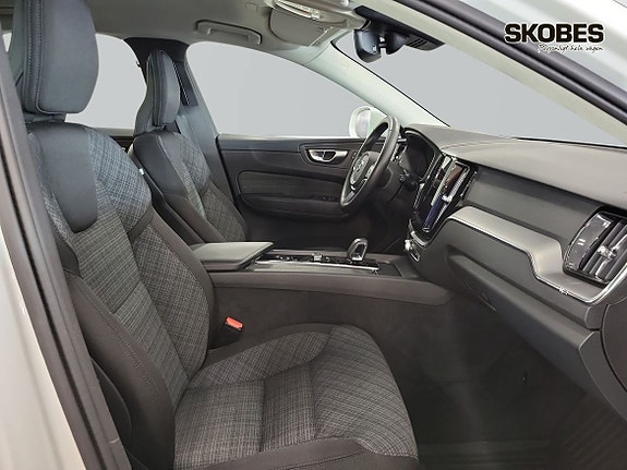 Volvo XC60 11 of 20