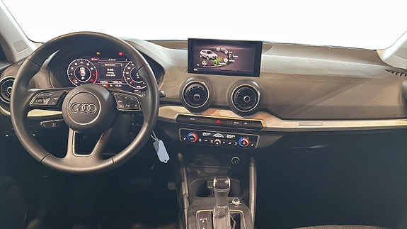 Audi Q2 4 of 5