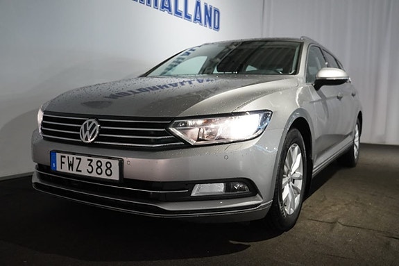Volkswagen Passat 2 of 5