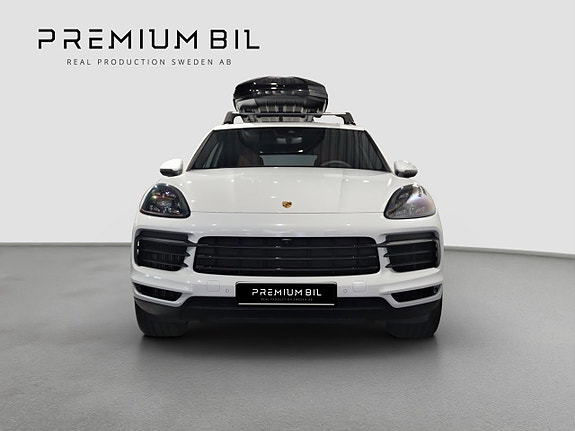 Porsche Cayenne 3 of 5
