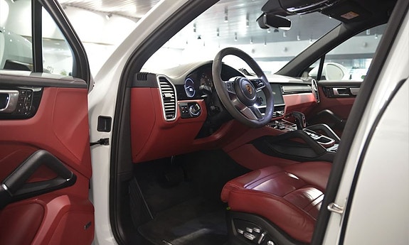 Porsche Cayenne 6 of 11