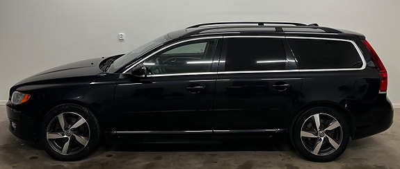 Volvo V70 3 of 5