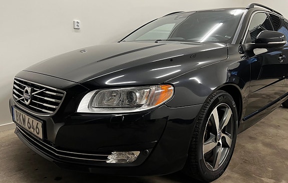Volvo V70 2 of 5