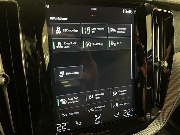 Volvo XC60 20 of 28