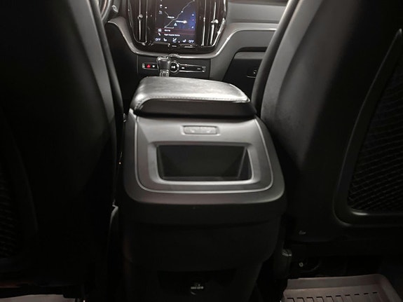 Volvo XC60 25 of 28