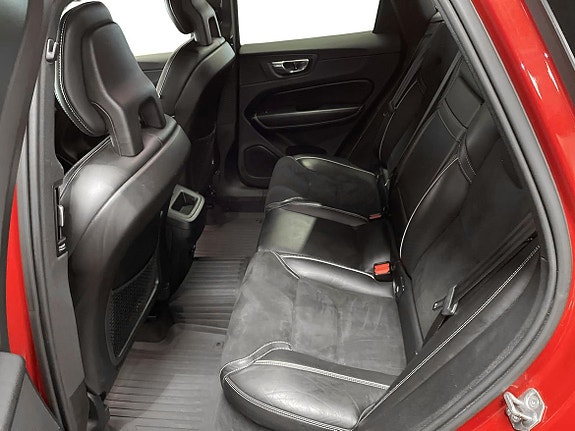 Volvo XC60 13 of 28
