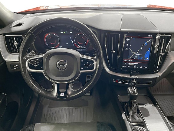 Volvo XC60 15 of 28