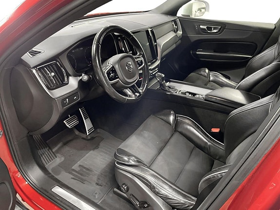 Volvo XC60 10 of 28