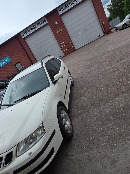 Saab 9-3 2 of 5