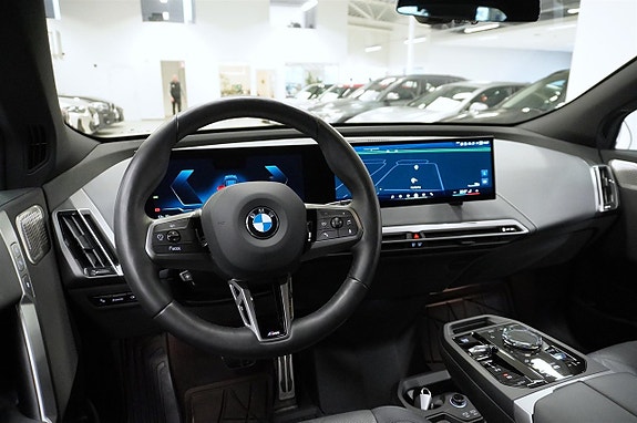 BMW iX 11 of 22