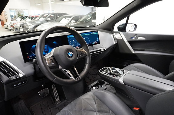 BMW iX 8 of 22
