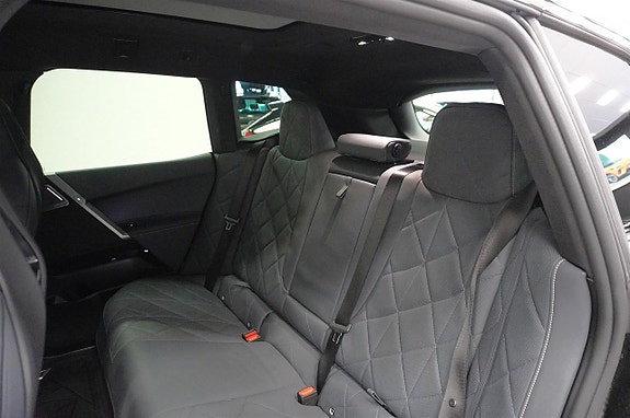 BMW iX 18 of 22