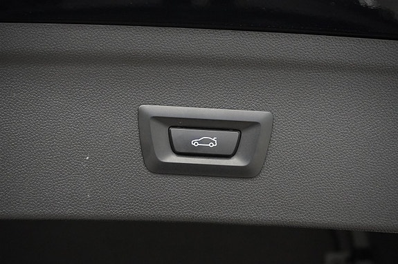 BMW iX 21 of 22