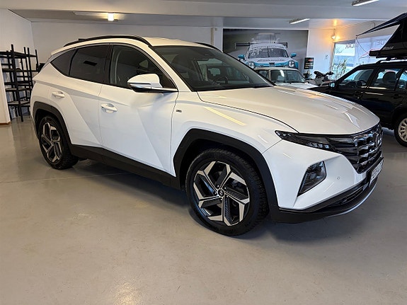 Hyundai Tucson 2 of 5