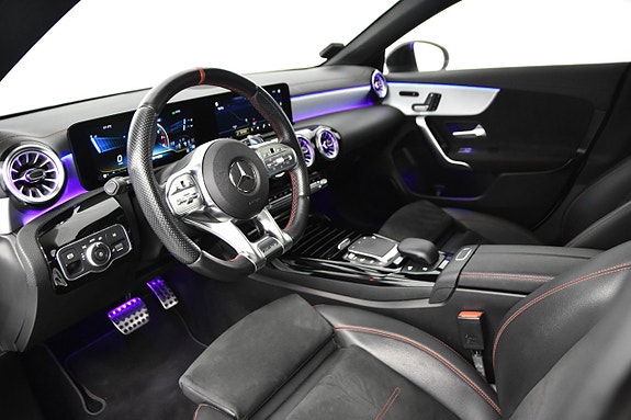 Mercedes-Benz CLA35 11 of 26