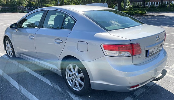 Toyota Avensis 3 of 5
