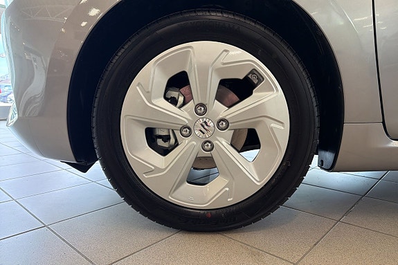 Suzuki Swift 12 of 18