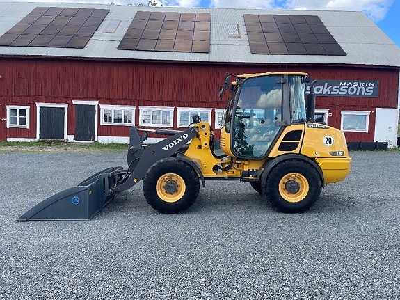 Volvo L28F Lastmaskin Nya redskap / Ny kamrem