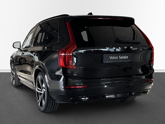 Volvo XC90 2 of 5