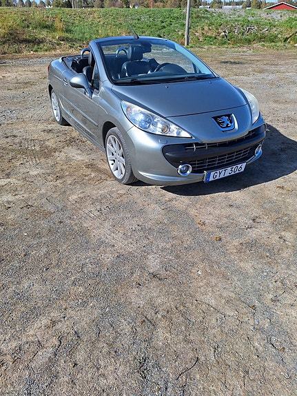 Peugeot 207 CC 2 of 3