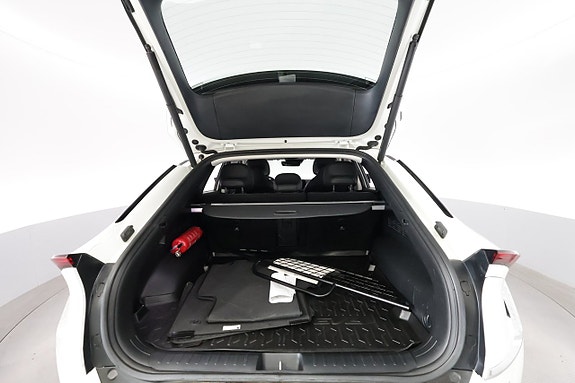 BMW i4 17 of 30