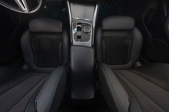 BMW i4 16 of 30