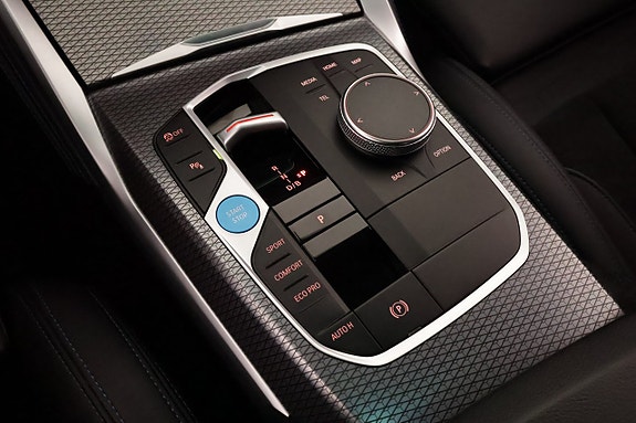 BMW i4 28 of 30
