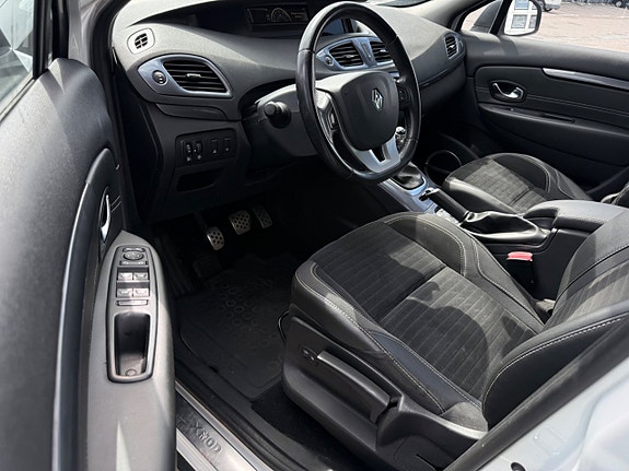 Renault Scenic XMod 7 of 11