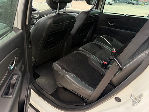 Renault Scenic XMod 11 of 11