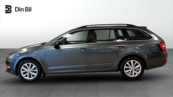 Skoda Octavia 2 of 5