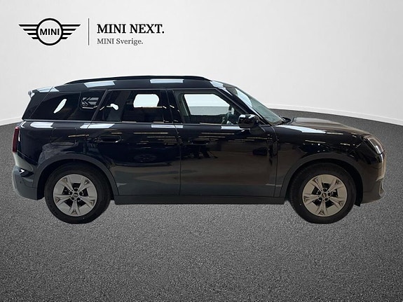 MINI Countryman SE 3 of 15