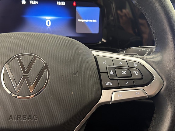 Volkswagen Golf VIII 18 of 27