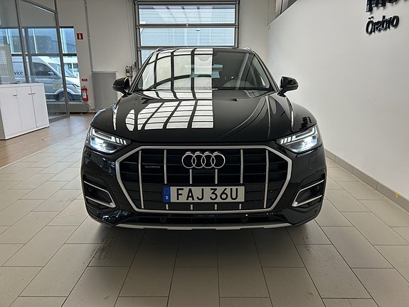 Audi Q5 2 of 5